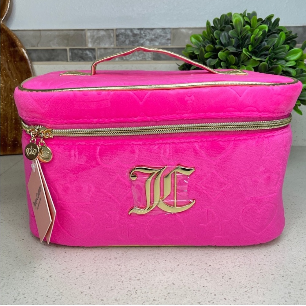 NEW Juicy Couture Hot Pink Velour Embossed Heart Crown Makeup Bag Train Case‎